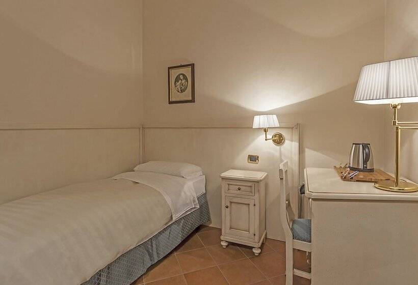 هتل Astro Mediceo