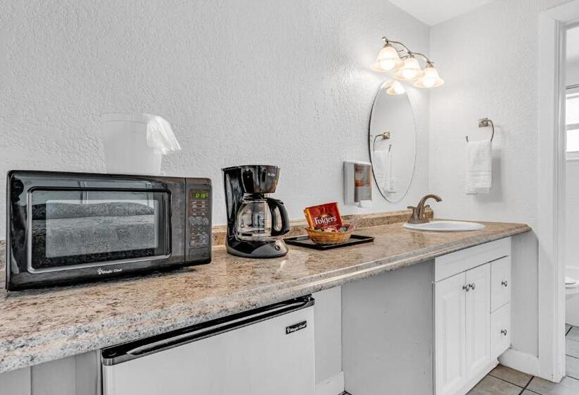 فندق Blackfin Resort And Marina