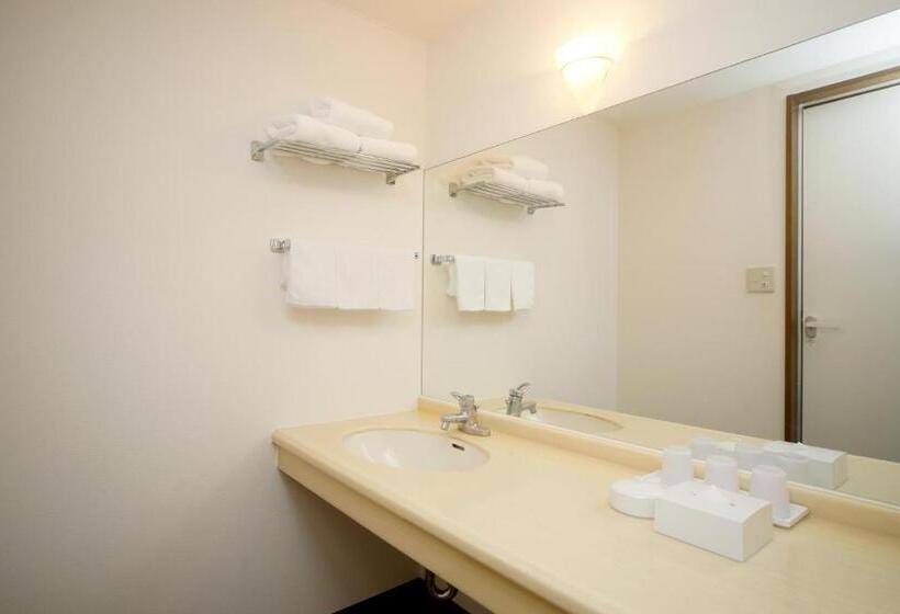 Отель Breeze Bay Marina