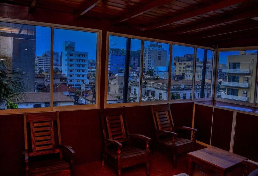 בית מלון כפרי City Breeze By Amaranta