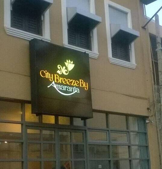 בית מלון כפרי City Breeze By Amaranta