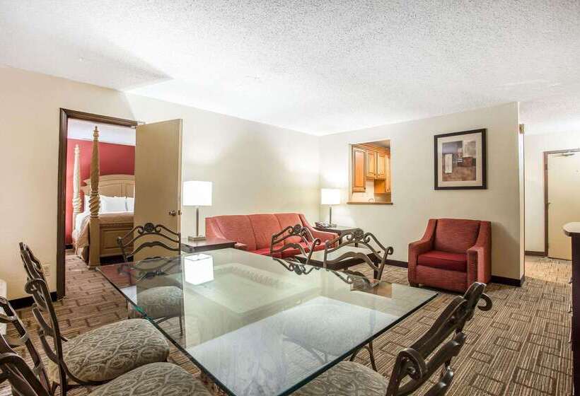 Clarion Hotel Fort Mill Near Amusement Park