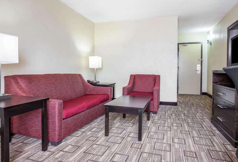 Clarion Hotel Fort Mill Near Amusement Park