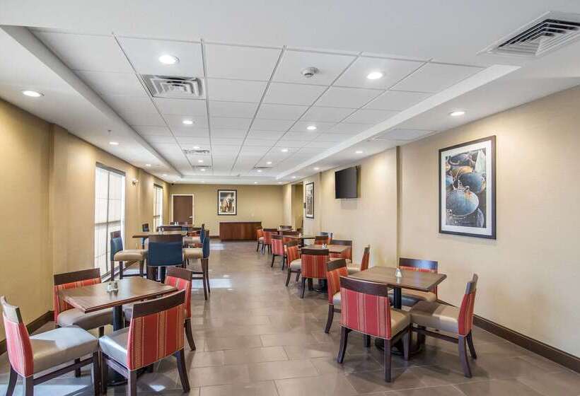 هتل Comfort Suites   Dodge City