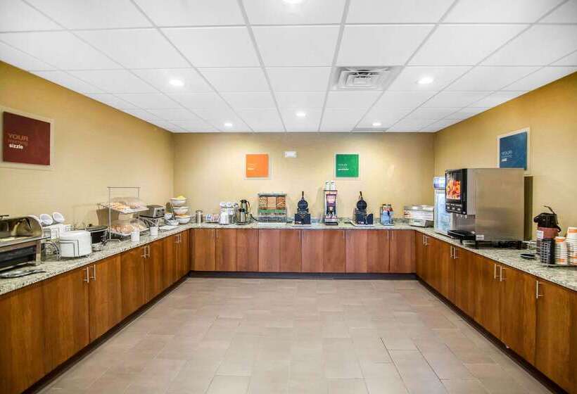 هتل Comfort Suites   Dodge City