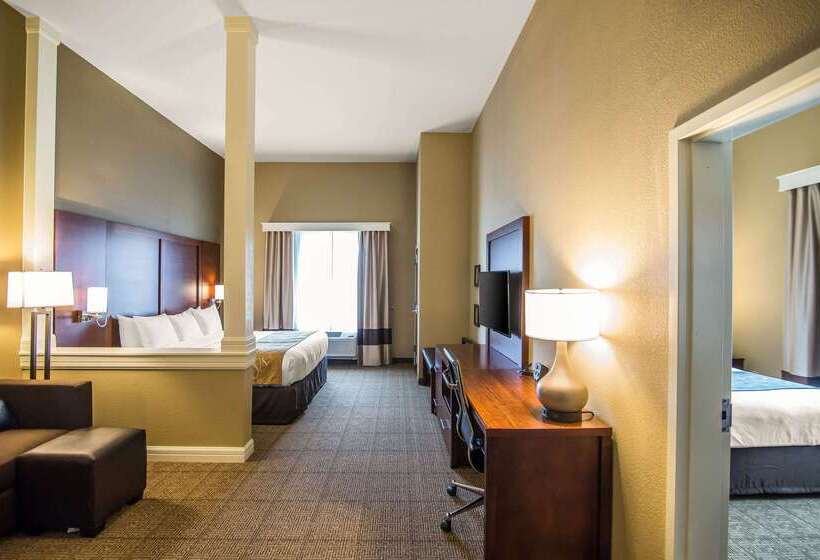 هتل Comfort Suites   Dodge City