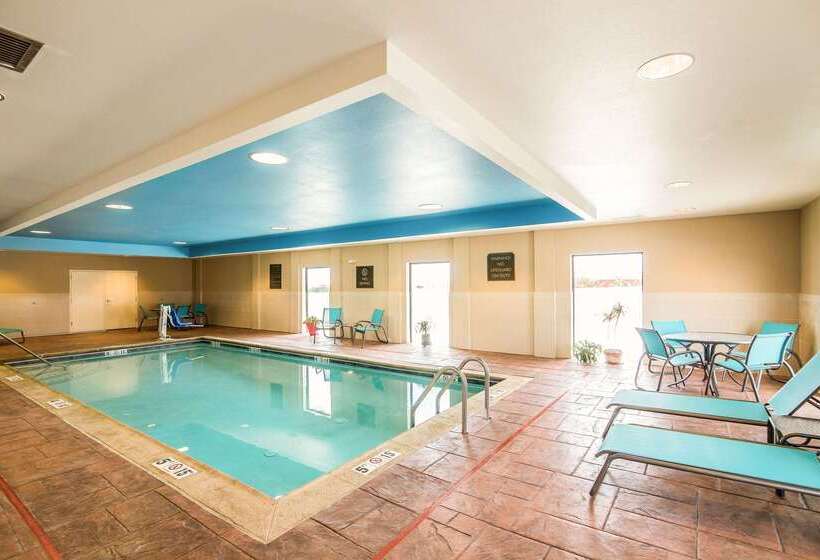 هتل Comfort Suites   Dodge City