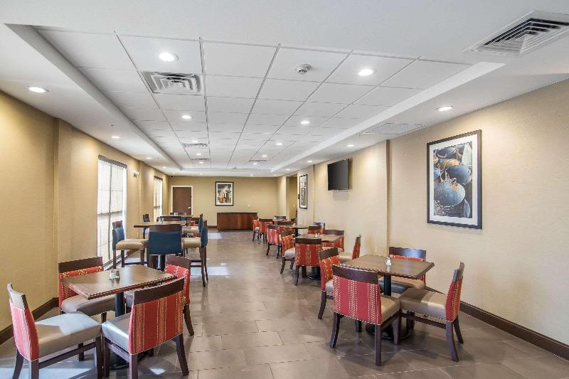 هتل Comfort Suites   Dodge City