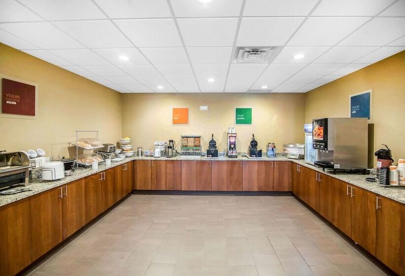 هتل Comfort Suites   Dodge City