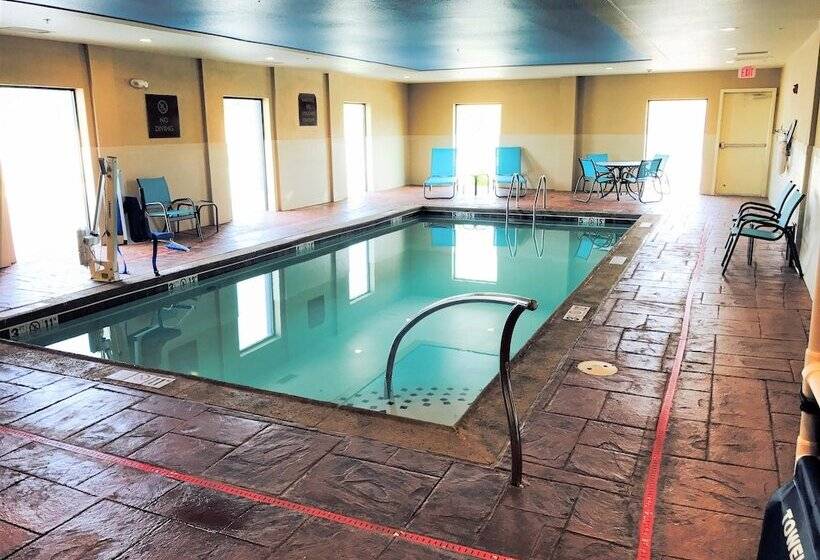 هتل Comfort Suites   Dodge City