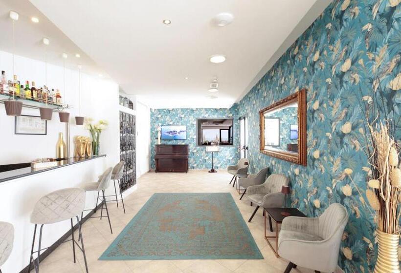 호텔 El Salvador Frontemare Piscina Riscaldata