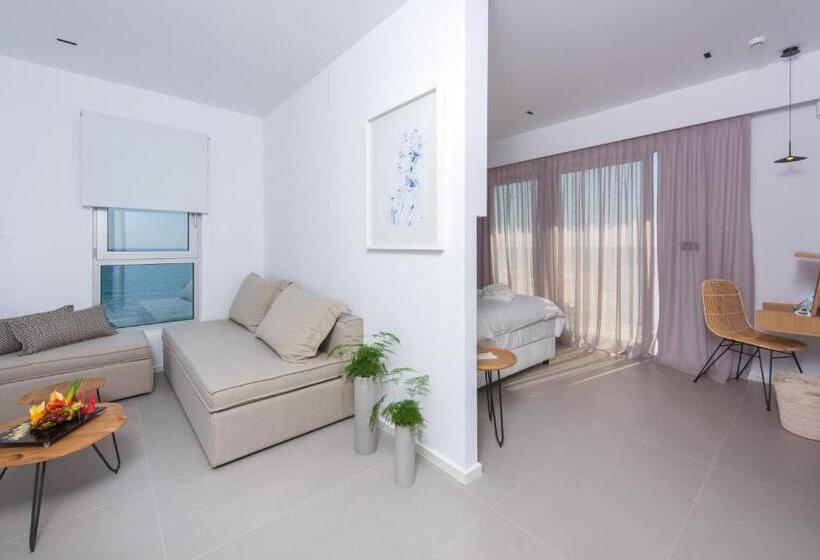 هتل Enorme Ammos Beach Resort