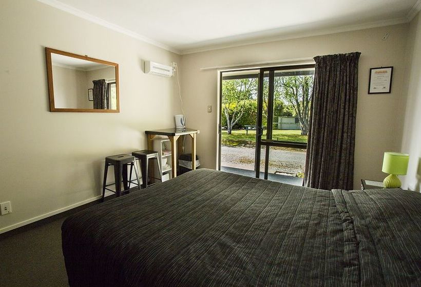 בית מלון כפרי Fiordland Great Views Holiday Park