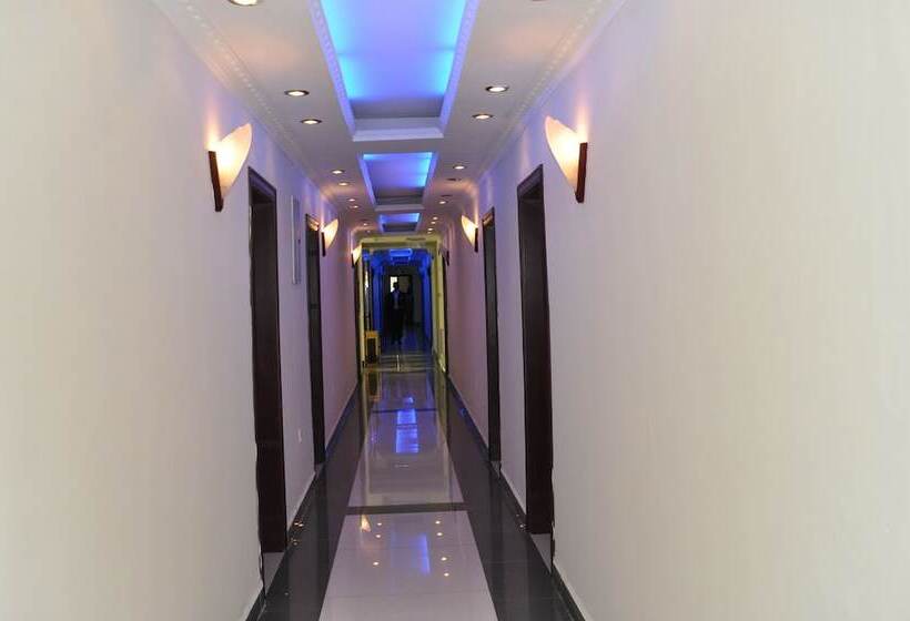 Отель Florida International