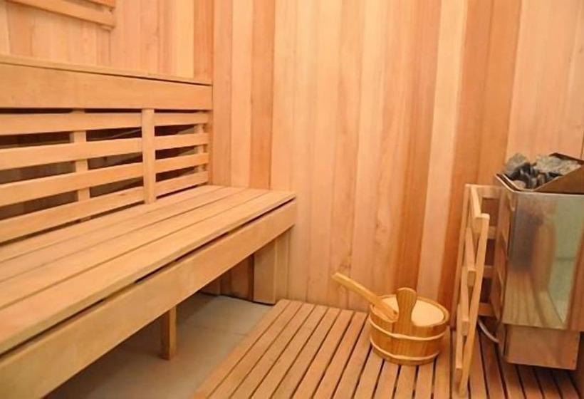 Отель Florida International