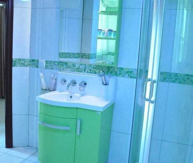 Отель Florida International