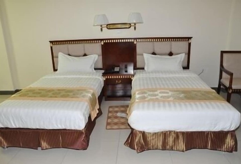 Отель Florida International