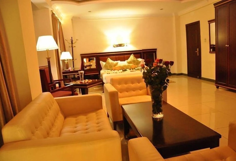 Отель Florida International