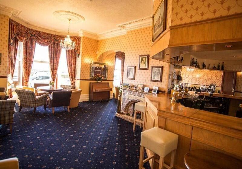 Отель Furzedown