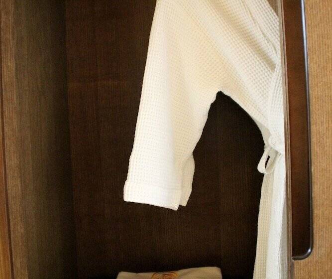 Golden Phoenix Hotel   Manila