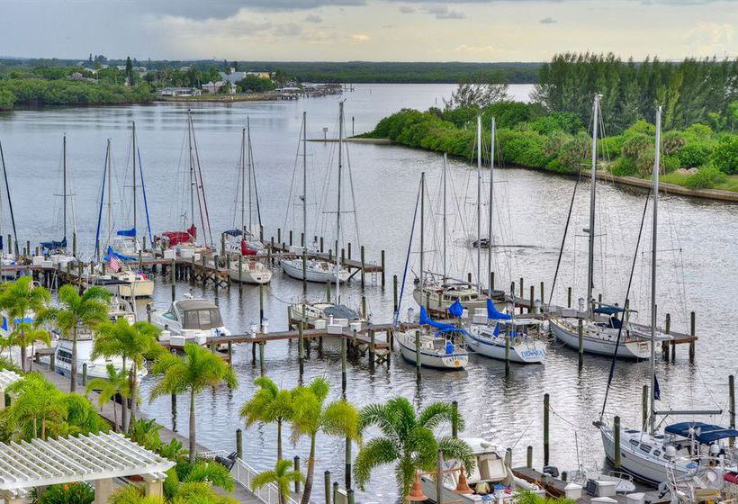 فندق Harborside Suites At Little Harbor