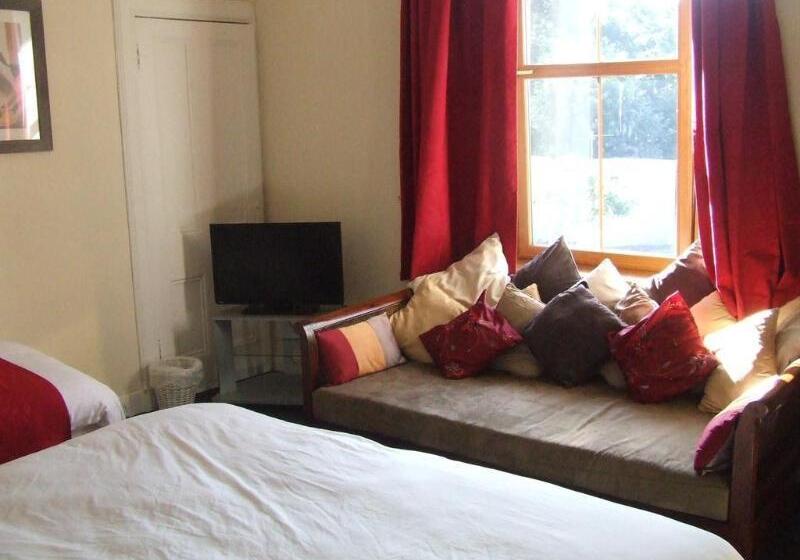 Hillside Hotel & Restaurant