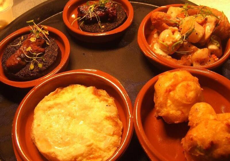 Hillside Hotel & Restaurant