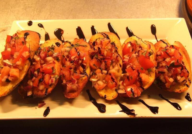 Hillside Hotel & Restaurant