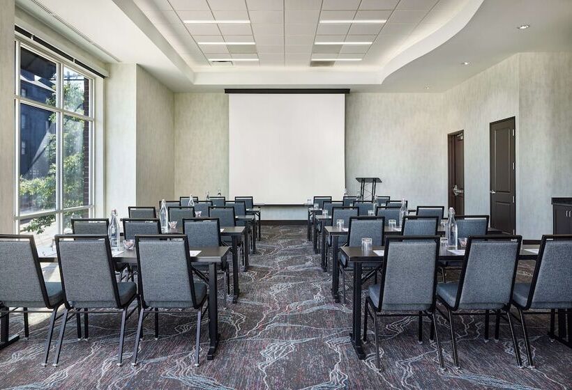 هتل Hilton Garden Inn Nashville Downtown/convention Center