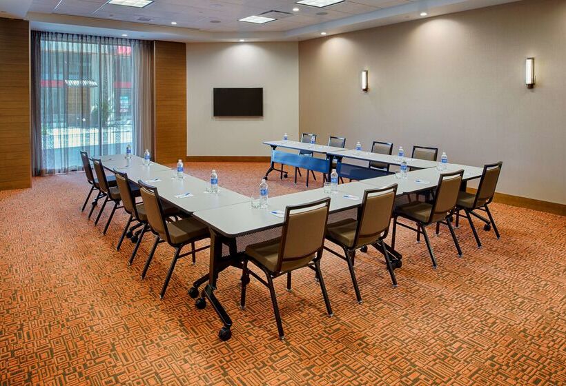 Отель Hyatt House Seattle Downtown