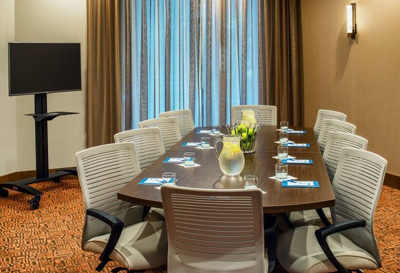 Отель Hyatt House Seattle Downtown