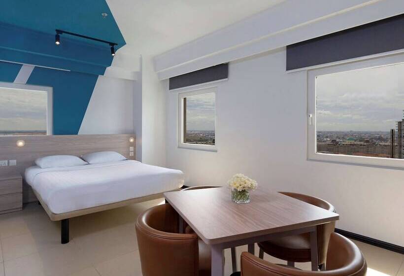 בית מלון כפרי Ibis Budget Phnom Penh Riverside