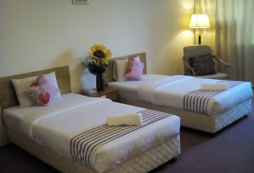 בית מלון כפרי Jb Central