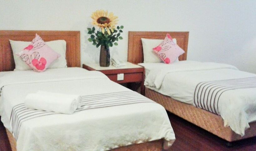 בית מלון כפרי Jb Central