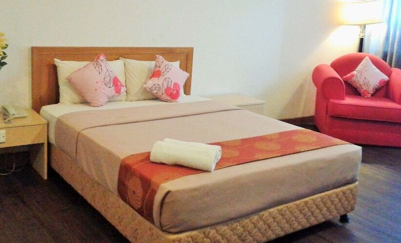 בית מלון כפרי Jb Central