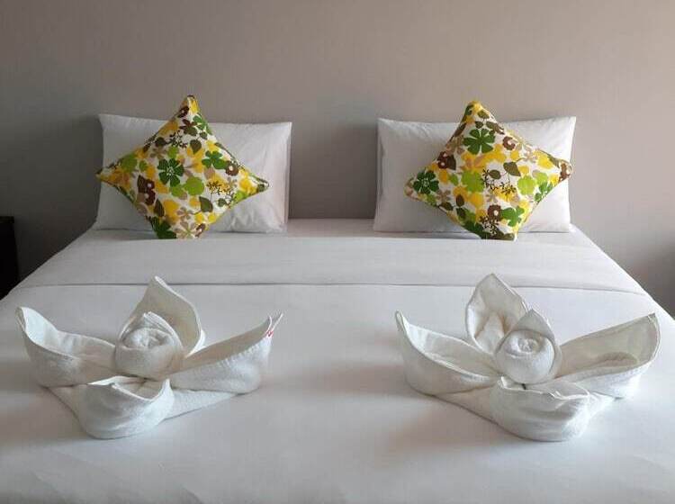 酒店 Karon Sea Side