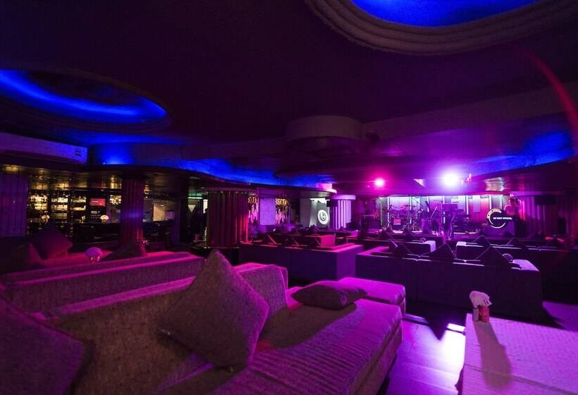 호텔 Kiss Gardenhome Chic