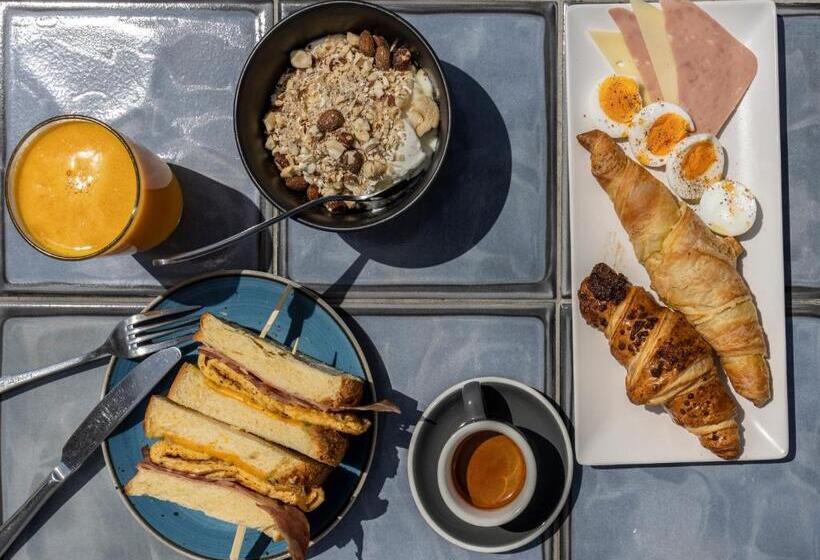 ホテル Kontes Comfort