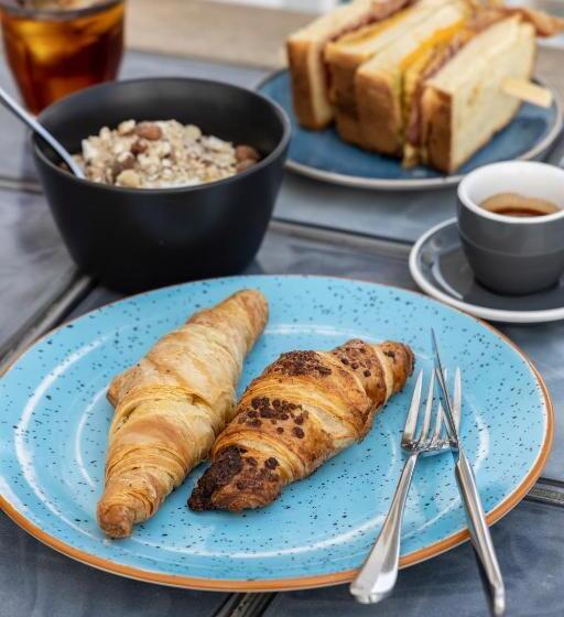 ホテル Kontes Comfort