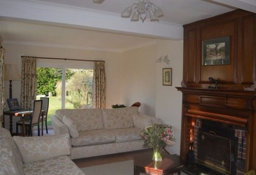 Отель Little Forest Lodge