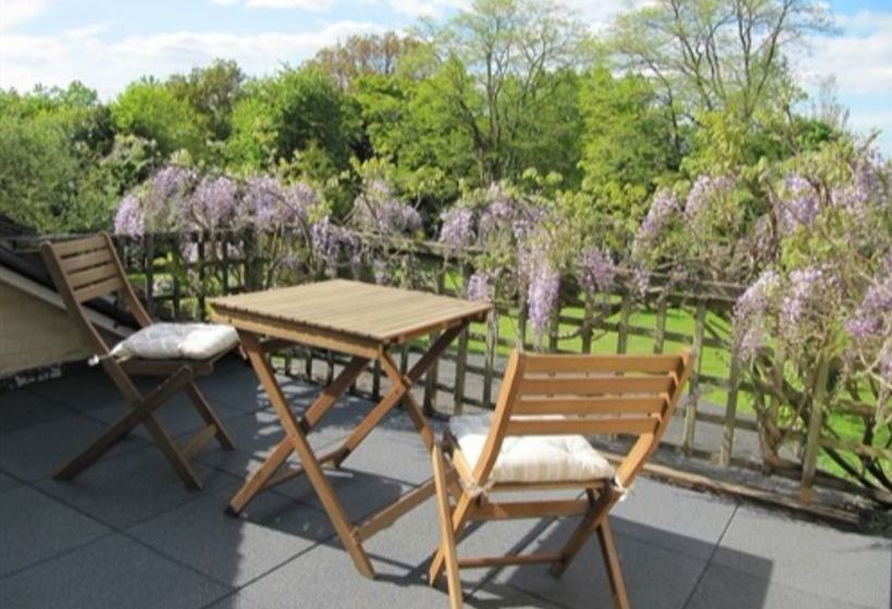 Отель Little Forest Lodge