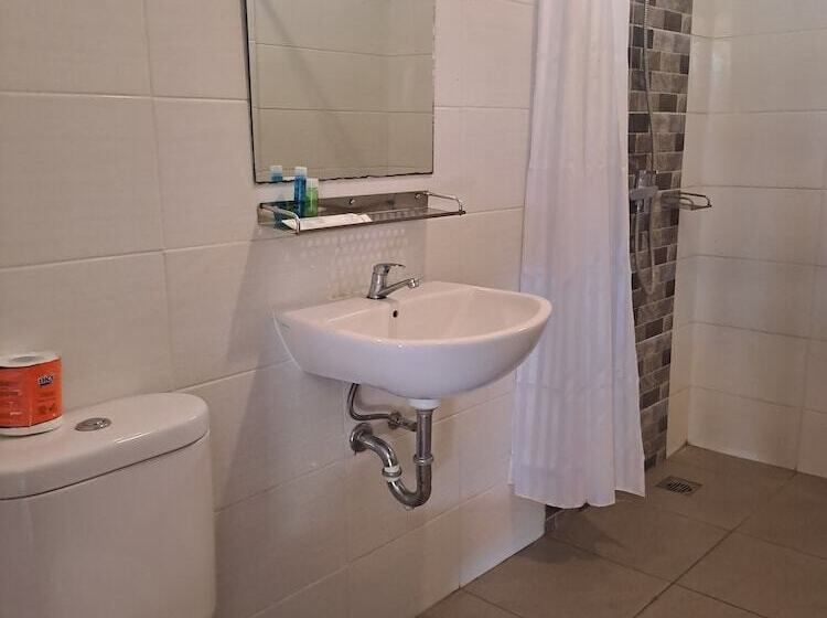 בית מלון כפרי Lovina Beach