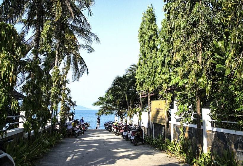 호텔 Maenam Bay Resort