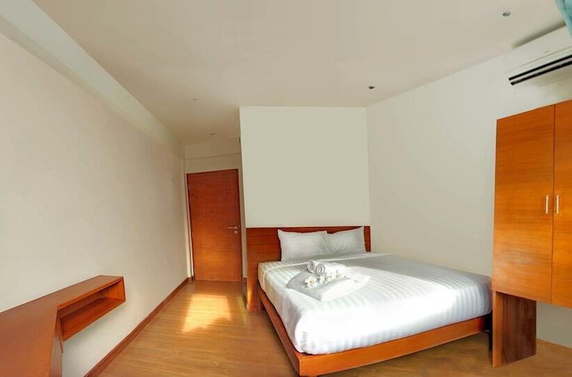 호텔 Maenam Bay Resort