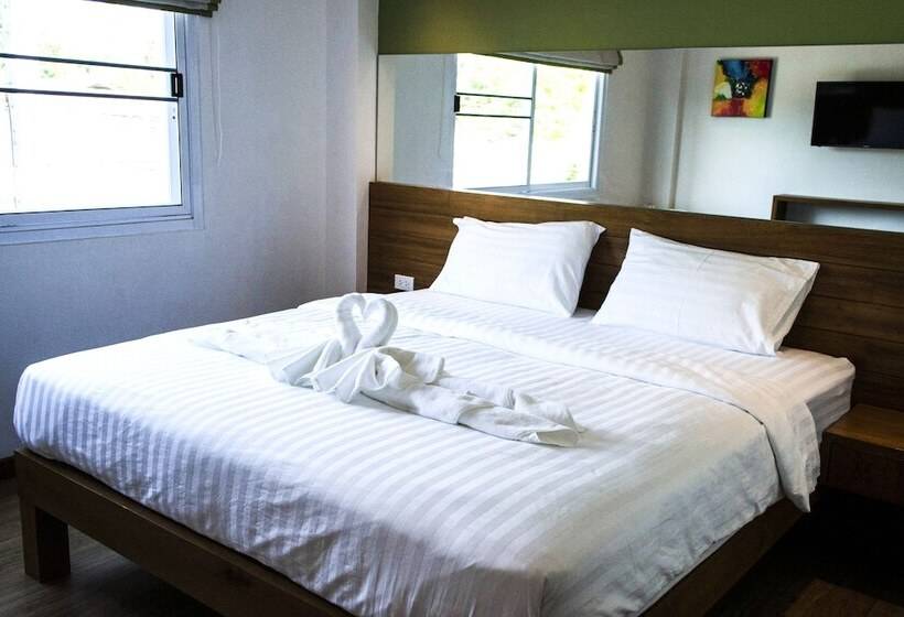 호텔 Maenam Bay Resort