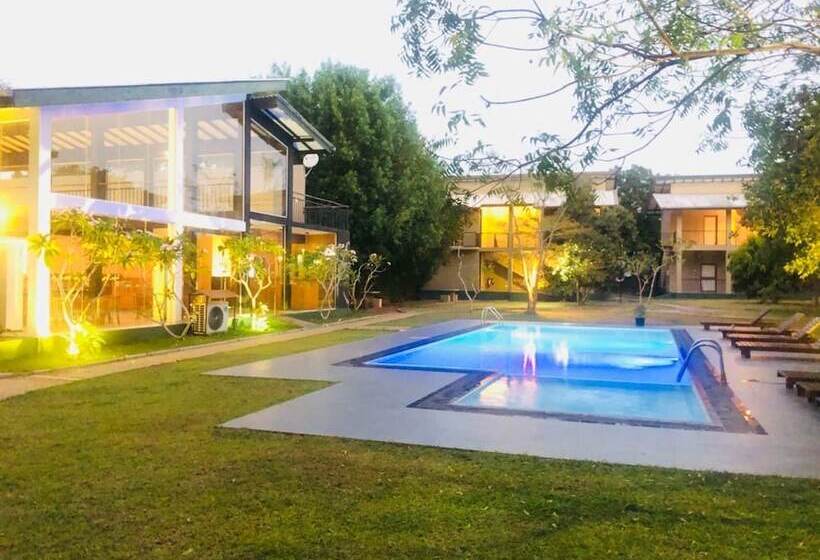 Отель Magampura Eco Village Resort