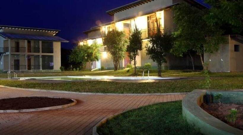 Отель Magampura Eco Village Resort