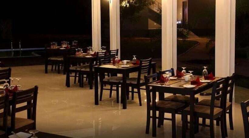 Отель Magampura Eco Village Resort