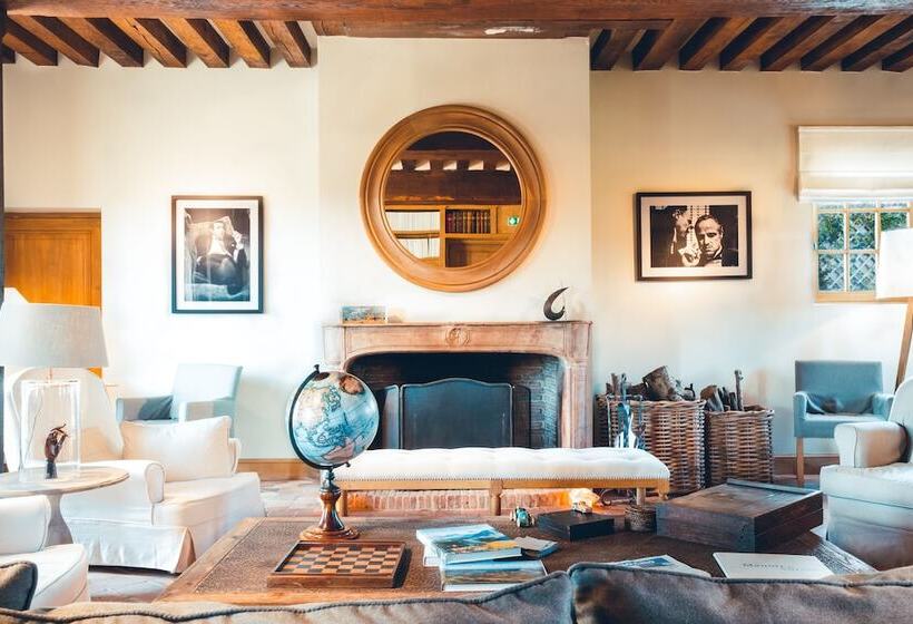 ホテル Manoir De Surville