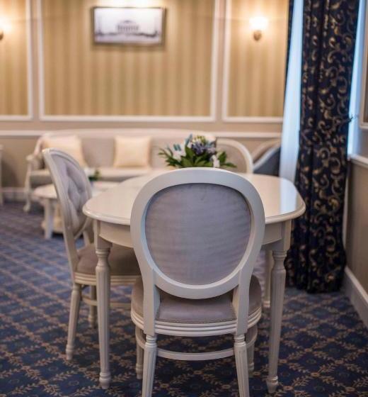 בית מלון כפרי Milutin Palace